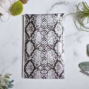 6x9 snake print polymailers (15)